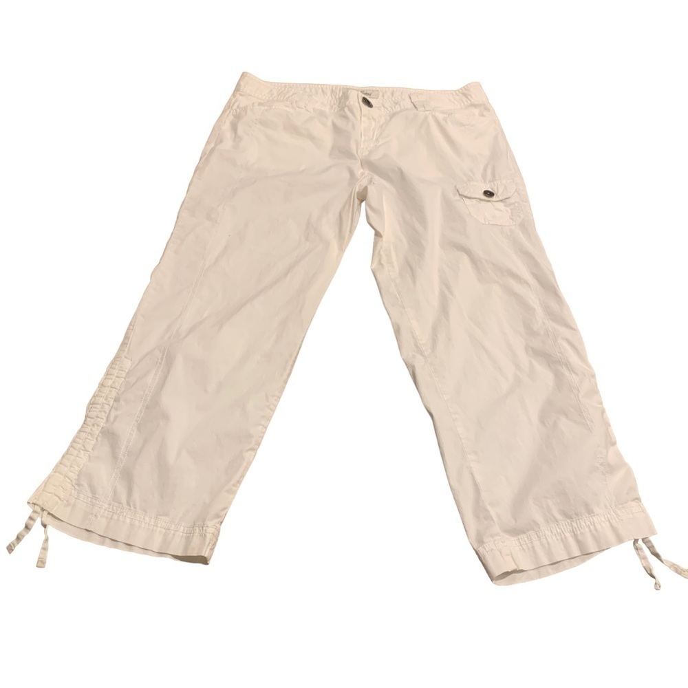Guess Women’s White Capri Pants Size 30